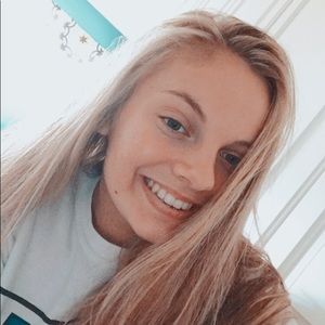 Meet your Posher, Kayla